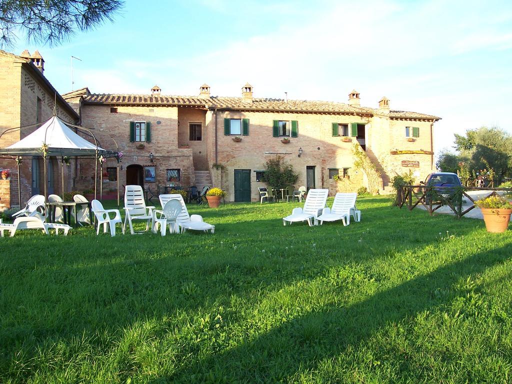Agriturismo La Grotta Di Montecchino Siena Buitenkant foto