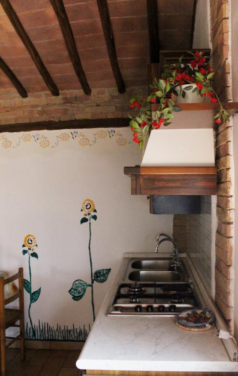 Agriturismo La Grotta Di Montecchino Siena Buitenkant foto