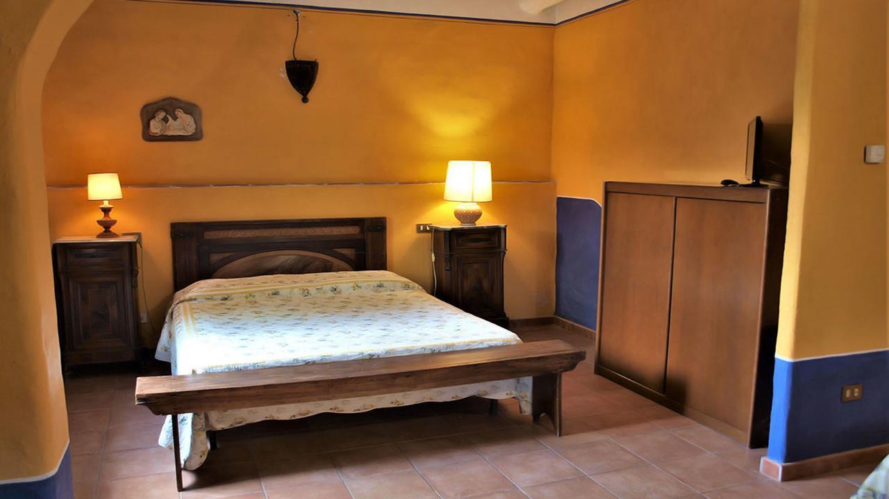 Agriturismo La Grotta Di Montecchino Siena Buitenkant foto
