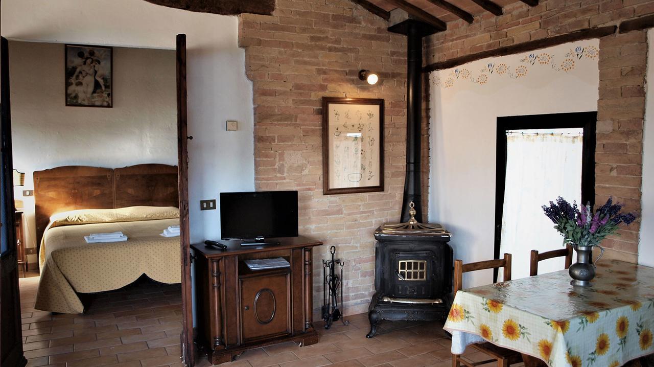 Agriturismo La Grotta Di Montecchino Siena Buitenkant foto