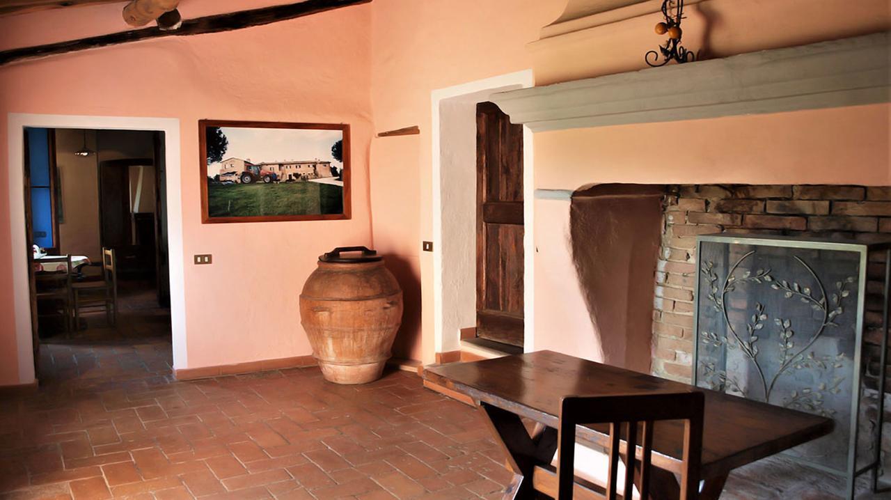 Agriturismo La Grotta Di Montecchino Siena Buitenkant foto